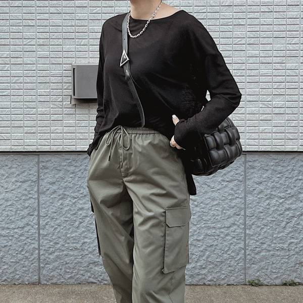 【朗報】今なら《990円》！！【GU】値下げで激アツ♡ 買ってすぐ使える 「シアーT」