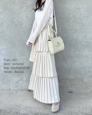 【朗報】今なら《990円》！！【GU】値下げで激アツ♡ 買ってすぐ使える 「シアーT」