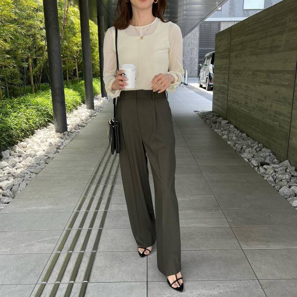 「これこれ♡待ってました〜」「帰ってきた」！！【ユニクロ】”神”ボトムスは「着まわしも無限」