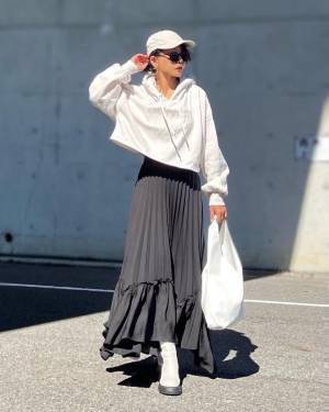 クロップドトップスを上手に着こなすには？