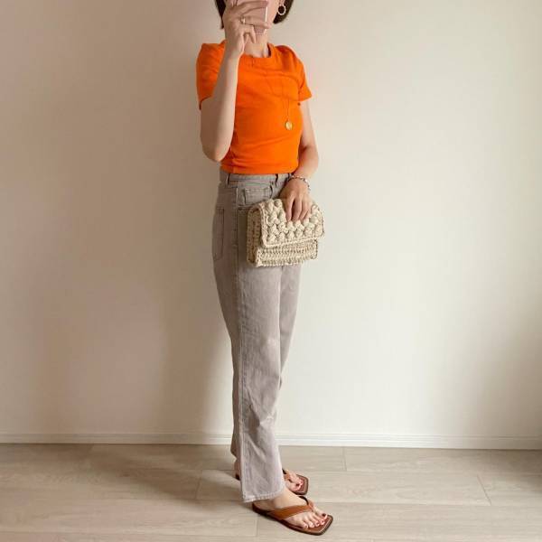 クロップドトップスを上手に着こなすには？