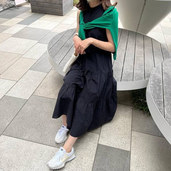 人気の理由、分かるわぁ♡【ユニクロ】可愛くて楽ちん！ 今すぐ買いたい「黒ワンピ」