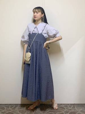 大きめフリルに、きゅんッ♡【ローリーズファーム】小顔効果も期待大♡「優勝ブラウス」