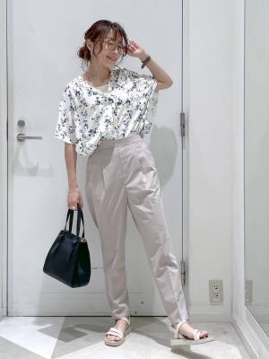 ま、参りましたぁッ♡【グローバルワーク】二の腕カバー＆華奢見え！「フレア袖ブラウス」