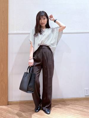 ま、参りましたぁッ♡【グローバルワーク】二の腕カバー＆華奢見え！「フレア袖ブラウス」