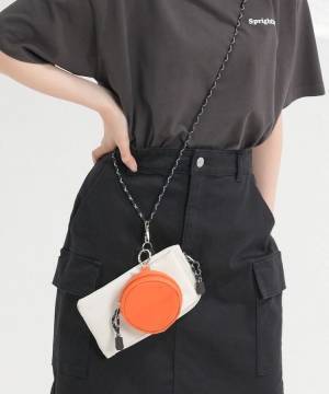 エ゛ッ！ 【ハニーズ】だったの！？ 思わず、二度見♡ 高見え「ミニショルダー」