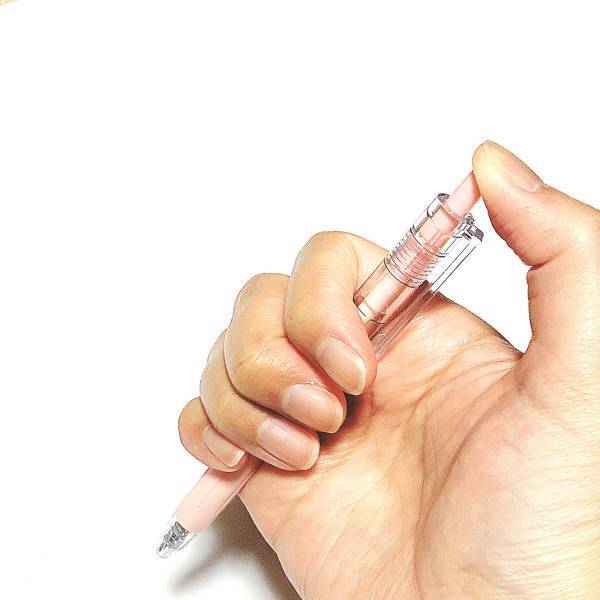 ギリギリセーフ！ラスト3個でゲットした【キャンドゥ】の切り抜きカッターが想像以上に使いやすかった！