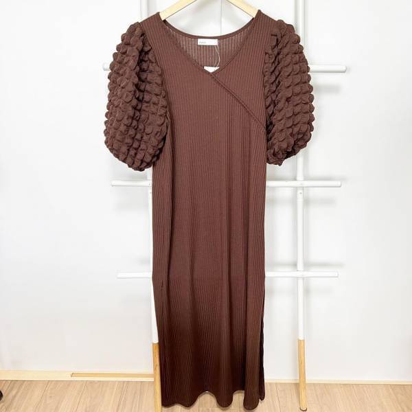 「デザインがとっても可愛い」！「絶対おすすめ」！【しまむら】安さにビックリ”袖ボリュームワンピース”