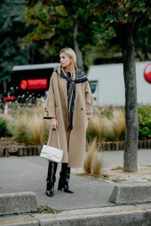 旬のニットジレでこなれスタイルに！ロンドン在住Itガール「カミーユ・シャリエール」のスタイルをチェック