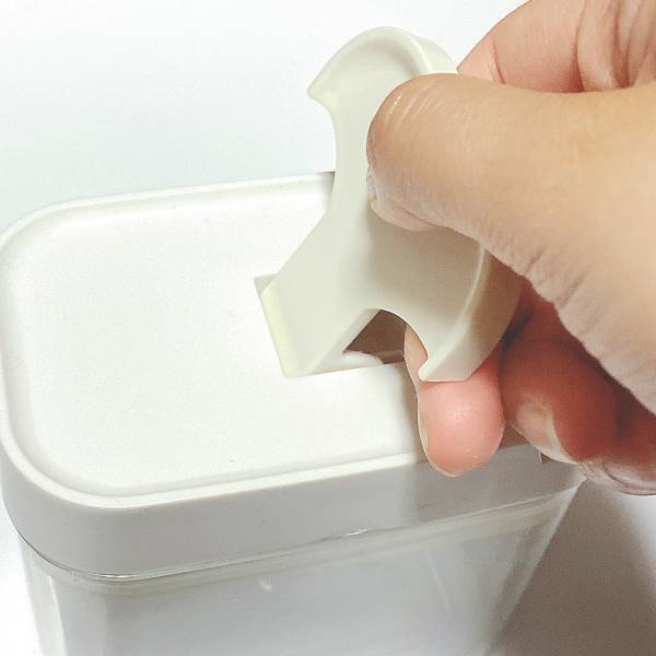 今更買って大後悔！！もっと早く買えば良かった（泣）【ダイソー】の密封フードストッカー！