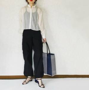 トレンドもスタイル見えもバッチリ！クロップドシャツの着こなしコーデ、教えます