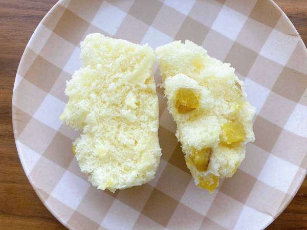 ふんわりふかふかもっちり♡♡「さつまいもがゴロゴロ」【ファミリーマート】の”いもむしパン”