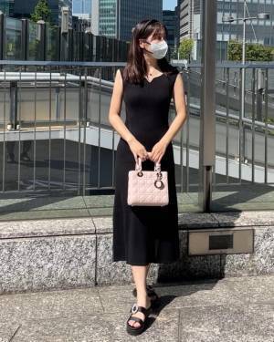 「今期1、買ってよかったと感動」【ユニクロ】「お気に入り」「好き」の声、続出！”3Dニットワンピース”