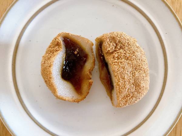 手軽に楽しめる韓国スイーツ！！ぷにぷに食感♡【セブンイレブン】きなこ餅インジョルミ黒蜜＆シナモン