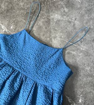 「毎回褒められる」”ワンピース”を見つけてしまった！！【Alleybywcloset】のフクレフラワーキャミドレスが「オススメ」です！！