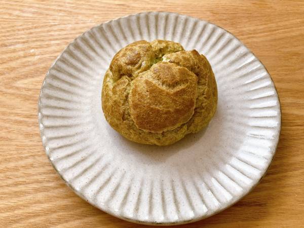「本格派」な抹茶♡「ペロッと完食」【ファミマ】“宇治抹茶シュークリーム”が美味しい