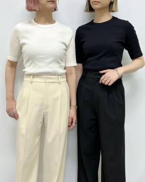 「今年も追加」しちゃった！【ユニクロ】「着回しやすい」”リブクルーネックT”が「お気に入り」