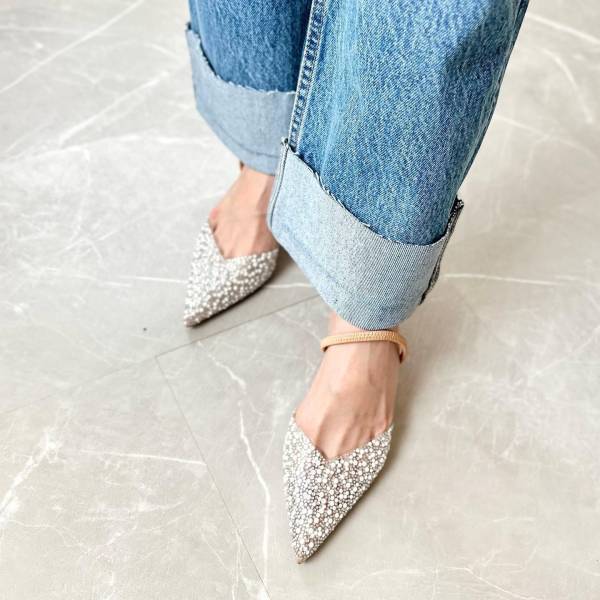 「たまらない美しさ」で「神すぎる」！！【ZARA】「一気におしゃれママに」なれちゃう！”キラキラヒール”に注目