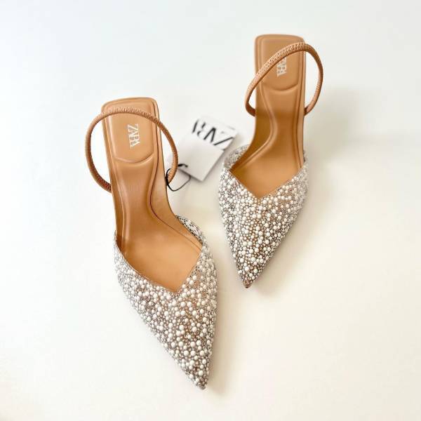 「たまらない美しさ」で「神すぎる」！！【ZARA】「一気におしゃれママに」なれちゃう！”キラキラヒール”に注目