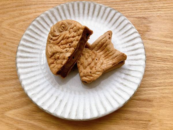 「もちもち食感」「一度食べてみる価値あり」【ファミマ】“コーヒークリームたい焼き”が絶品