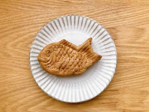 「もちもち食感」「一度食べてみる価値あり」【ファミマ】“コーヒークリームたい焼き”が絶品