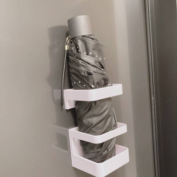 「大活躍」間違いなし！！「超便利！」【ダイソー】“傘たて”でお悩み解決