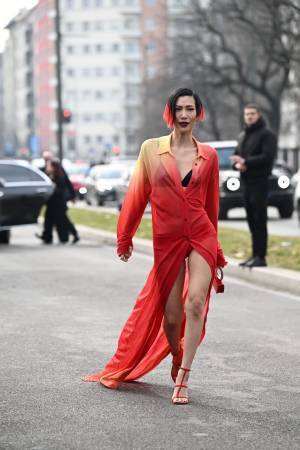 ONするだけで即今年顔になれる！ 海外ファッショニスも夢中のレディなヒールサンダル