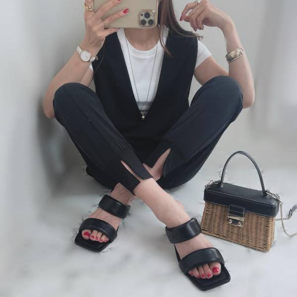 ハイ、『当たり』出ましたぁーッ!!【GU】履き心地、ふっかふか♡ 既に大人気の「黒サンダル」