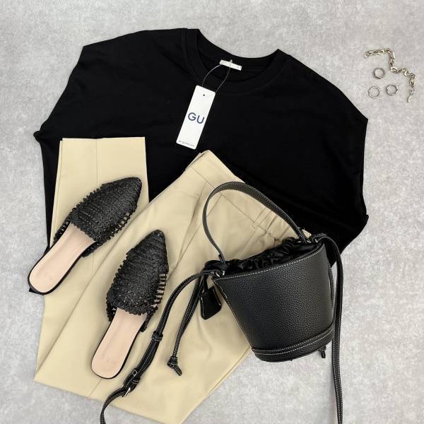 「990円」で高見えっ！「細見え効果」も◎【GU】“ウエストタックスリーブT”が最高