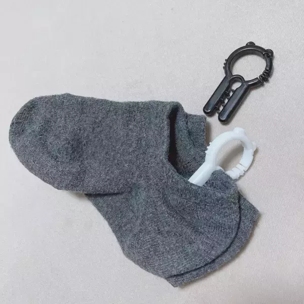 洗濯時の「あの悩み」を一発解決！！【ダイソー】「便利」すぎる”靴下用洗濯ピンチ”はデザインも◎