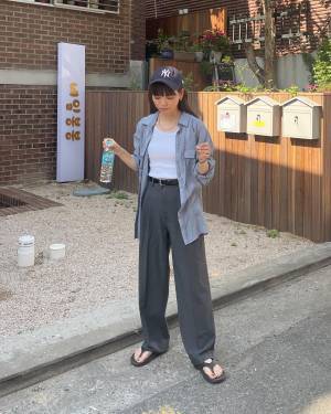 コーデのポイントに！【ロゴアイテム】の達人