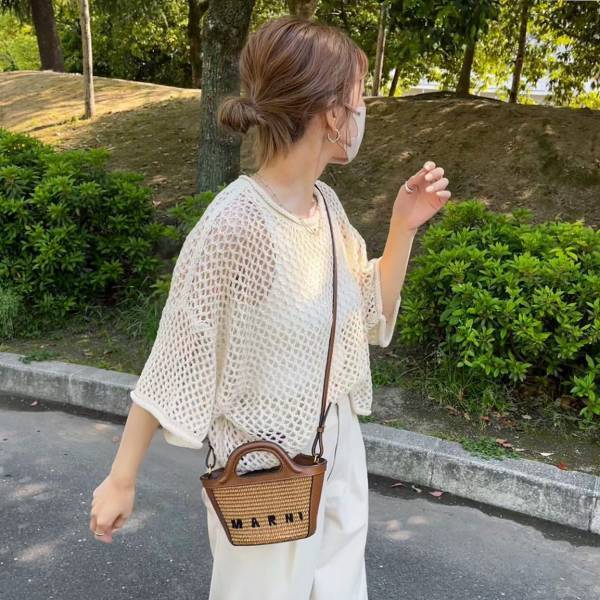 コーデのポイントに！【ロゴアイテム】の達人