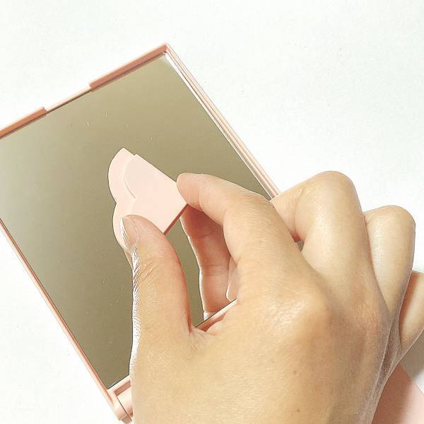 急げぇぇ！！「どこを探しても見つからない」【ダイソー】“クリーナー付ミラー”がすごい