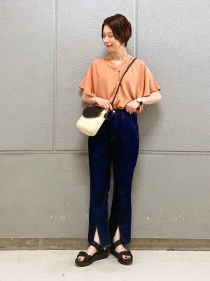 『激アツカラー』はコレ！【グローバルワーク】大人の「オレンジトップス」が超可愛い♡