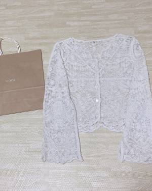 この夏「重宝します」！！「オフィスカジュアル」にも◎【coca】の“レーストップス”がかわいい