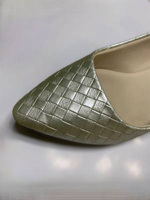 これは感ッ動！！「フォルムが完璧」【GeeRA】足にフィット！“やわらかパンプス”特集