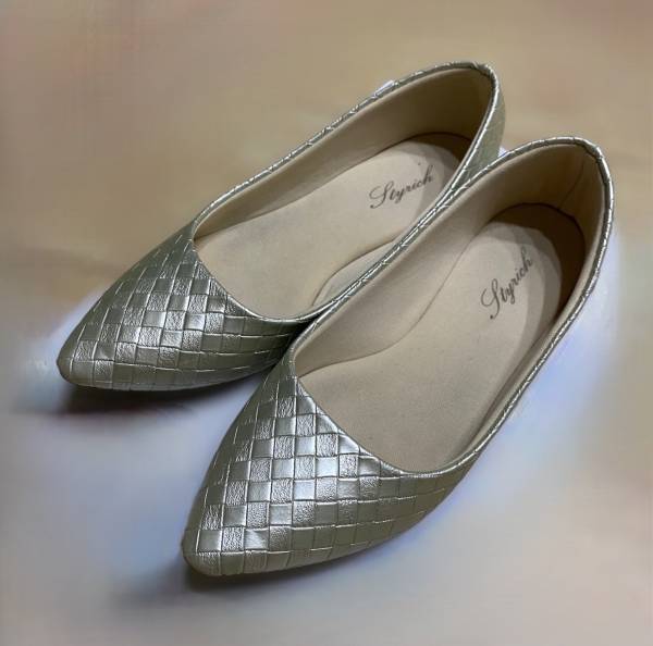 これは感ッ動！！「フォルムが完璧」【GeeRA】足にフィット！“やわらかパンプス”特集