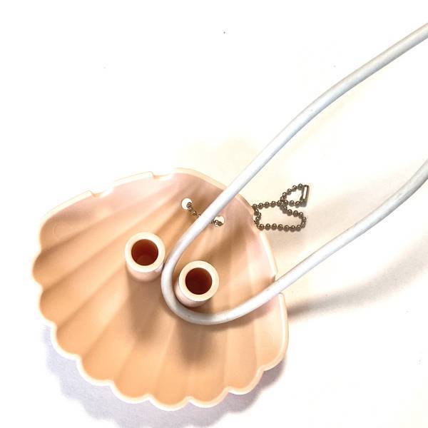 「3軒回ってようやく購入」！【セリア】「一目惚れ」した”シェル型ケーブルリール”が超便利！！