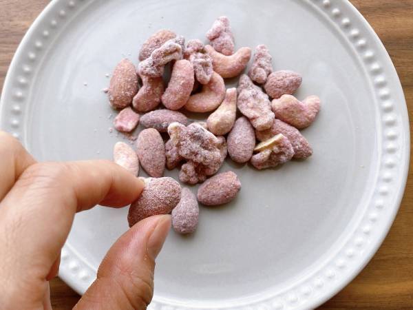 「数量限定」みんな急げぇぇ！！「ヘルシーなおやつ」【ローソン】“あまおう苺みるくナッツ”紹介