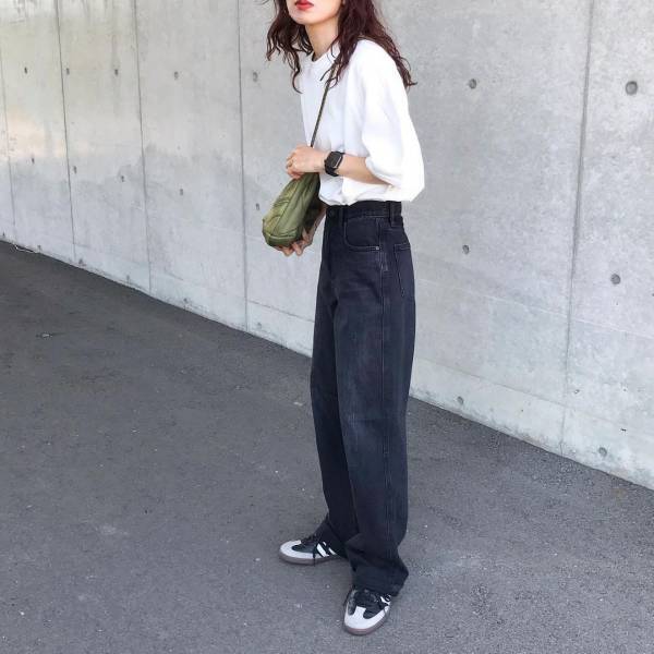 《ほんま穿きやすい！！》【ユニクロ】狙い目は”濃いめカラー”！ 噂の「バギーデニム」知ってる？