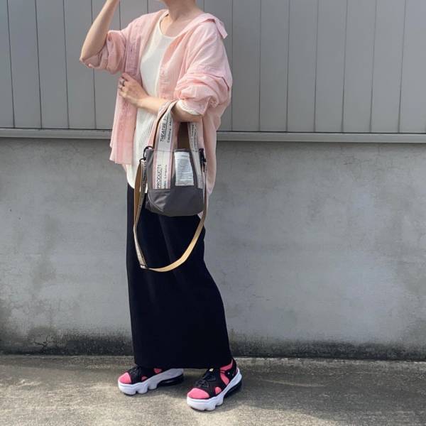 こりゃ、”プチプラ名品”では！？【ハニーズ】重ね着で今っぽ♡ 1枚は欲しい「シアーシャツ」