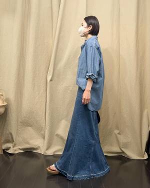 今年は「デニムアイテム」に大注目！【ZARA】「美ライン」で大優勝”ロングデニムスカート”が今っぽ
