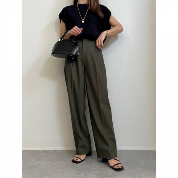 え！【ユニクロ・GU】に見えない！ オシャレ上手さんの「シンプルコーデ」