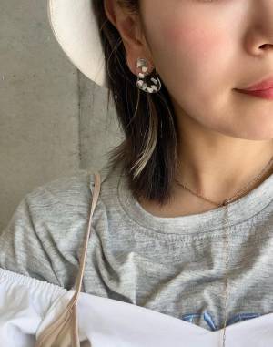 「可愛いのいっぱいあった」って♡ 【3COINS】既にバズってる！？ 夏は「クリアアクセ」が正解♡