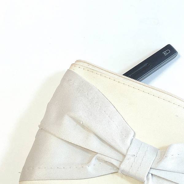 こんなの待ってたーー！超便利【セリア】ポーチが汚れないって最高♡”スライド式アイシャドウブラシ”