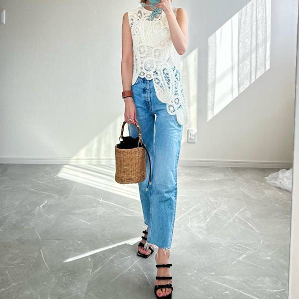 「真夏にたくさん着たい」！「2色買いして大正解」【ZARA】”癖ありトップス”で「格上げコーデ」