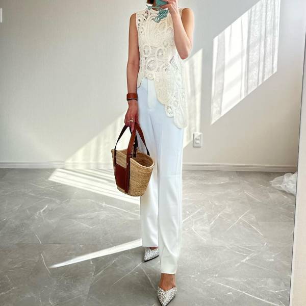 「真夏にたくさん着たい」！「2色買いして大正解」【ZARA】”癖ありトップス”で「格上げコーデ」