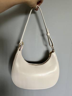 春から流行りつつある「月形バッグ」が「見逃せません」【SHEIN】毎日持ちたい”韓国テイストバッグ”