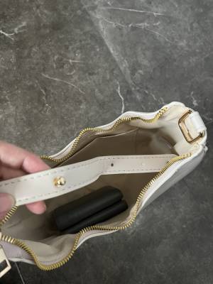 春から流行りつつある「月形バッグ」が「見逃せません」【SHEIN】毎日持ちたい”韓国テイストバッグ”