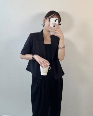 “「高見え」で「きちっと感」！！【GU】の”ハーフスリーブジャケット”は「夏にあると便利かも」“